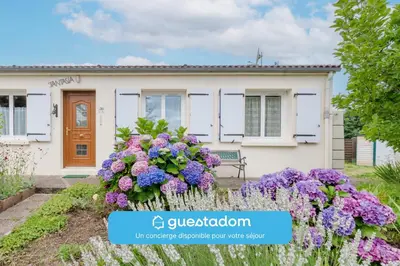 Jardin de l'établissement Fantasia - Parking - Pet friendly