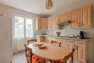 Cuisine ou kitchenette dans l'établissement Fantasia - Parking - Pet friendly