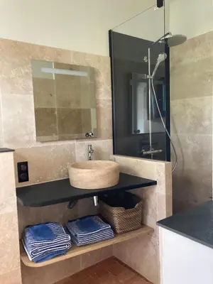 Salle de bains dans l'établissement La Haute Combe