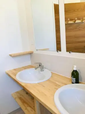 Salle de bains dans l'établissement Le Têr, gîte en Bretagne