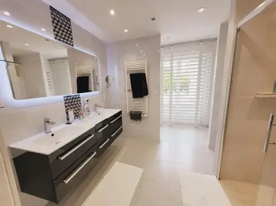 Salle de bains dans l'établissement La villa des Taillis, 10 pers