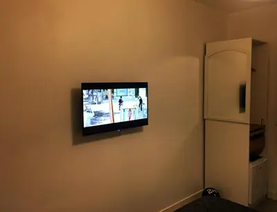 Télévision ou salle de divertissement dans l'établissement Bed and Breakfast Nantes au calme proche aéroport, gare et centre-ville