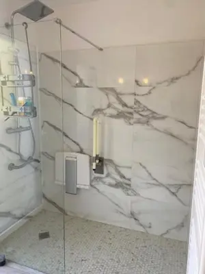 Salle de bains dans l'établissement SixTer