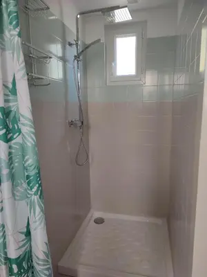 Salle de bains dans l'établissement hortensia 8