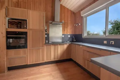 Cuisine ou kitchenette dans l'établissement Maison pour 8 personnes - 300m de la plage