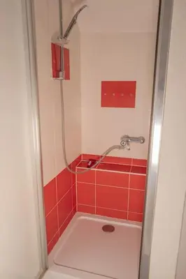 Salle de bains dans l'établissement Cholet, en Centre-Ville et Spacieux, Proche du Parc du Puy DuFou