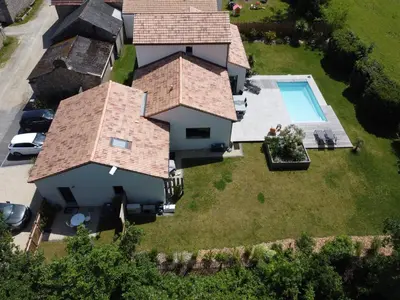 Piscine de l'établissement Studio neuf avec mezzanine dans un coin paisible avec piscine partagée ou située à proximité