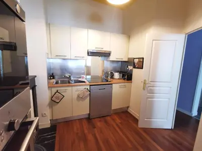 Cuisine ou kitchenette dans l'établissement Nouvelle pépite - Le Rayon vert