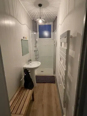 Salle de bains dans l'établissement Gîte en bord de lac