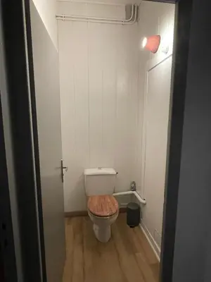 Salle de bains dans l'établissement Gîte en bord de lac