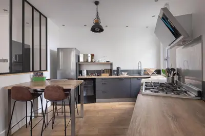Cuisine ou kitchenette dans l'établissement Appartement spacieux au cœur d'Angers étage 1 - 6 personnes