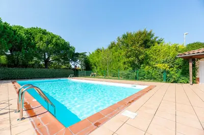 Piscine de l'établissement La Fontaine - Confortable, Calme & Spacieux ou située à proximité