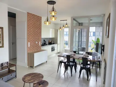 Cuisine ou kitchenette dans l'établissement Le patio'nnément-T3-Parking