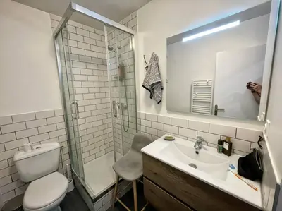 Salle de bains dans l'établissement Le repère du voyageur