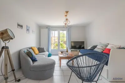 Télévision ou salle de divertissement dans l'établissement Maison rénovée proche mer