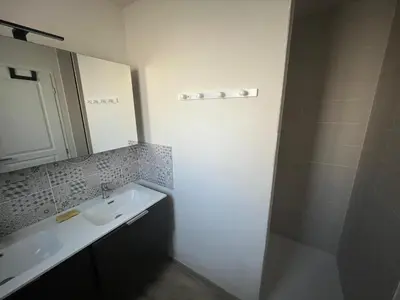 Salle de bains dans l'établissement maison 6-8 personnes, 300m de la plage