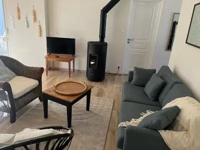 Coin salon dans l'établissement maison 6-8 personnes, 300m de la plage