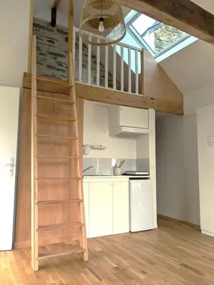 Cuisine ou kitchenette dans l'établissement Hébergement indépendant centre bourg