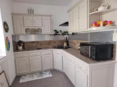 Cuisine ou kitchenette dans l'établissement maison piscine clos ,wifi, pas de chien , 2 chambres près de la mer