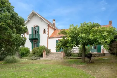 Jardin de l'établissement Villa de famille pour 13 à 200m de la mer