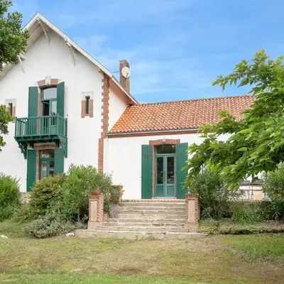 Villa de famille pour 13 à 200m de la mer