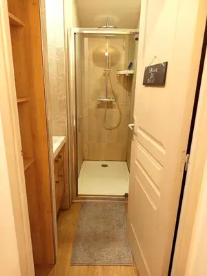 Salle de bains dans l'établissement Escale - Maison - Nantes aéroport