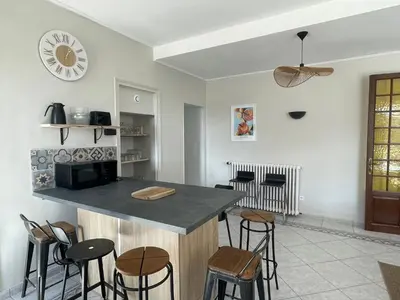 Cuisine ou kitchenette dans l'établissement Le Logis de Sally