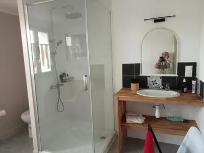 Salle de bains dans l'établissement Le Plessis renard
