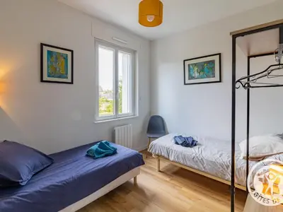 Un ou plusieurs lits dans un hébergement de l'établissement Maison rénovée avec jardin proche d'Angers - FR-1-622-92