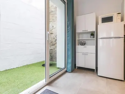 Cuisine ou kitchenette dans l'établissement Maison rénovée avec wifi, centre bourg de St Mars la Jaille - FR-1-306-1289