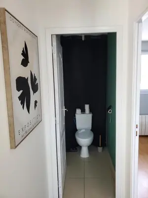 Salle de bains dans l'établissement Maison 6 voyageurs proche de l'aéroport