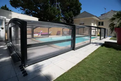 Piscine de l'établissement Maison avec piscine 10 couchages ou située à proximité