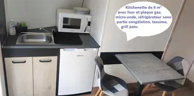 Cuisine ou kitchenette dans l'établissement Studio privée chez vos hôtes