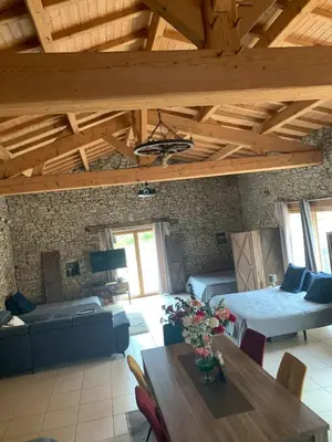 Coin salon dans l'établissement La chevrerie