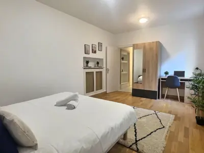 Un ou plusieurs lits dans un hébergement de l'établissement Plein centre 8pers 4ch 2sdb, Terrasse, billard Angers ROE