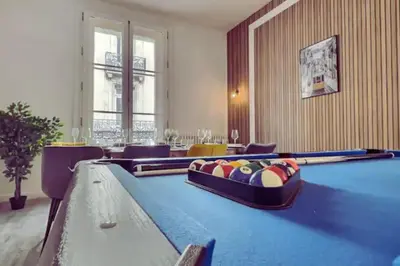 Billard dans l'établissement PleinCentre 4ch 2sdb 9p Angers St Denis