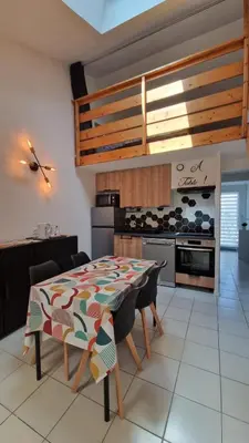 Cuisine ou kitchenette dans l'établissement Jolie maison 5 minutes de l ocean