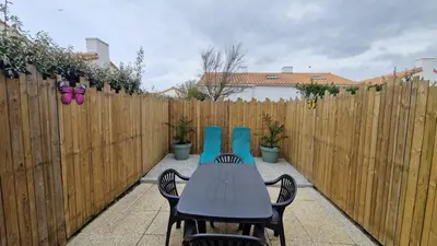 Jardin de l'établissement Jolie maison 5 minutes de l ocean