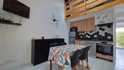 Cuisine ou kitchenette dans l'établissement Jolie maison 5 minutes de l ocean