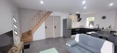 Cuisine ou kitchenette dans l'établissement Maison confortable à Casson, 60 m², bien équipée