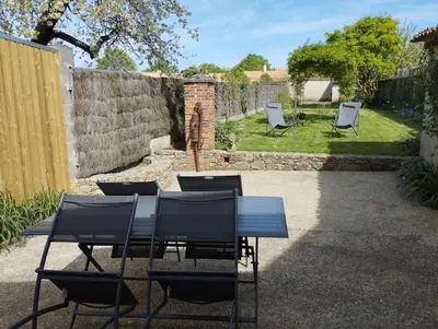 Jardin de l'établissement Gîte ARDELAY et son jardin, 10 min du Grand Parc