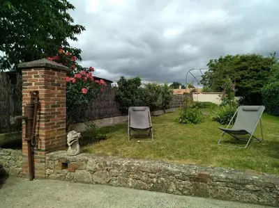 Jardin de l'établissement Gîte ARDELAY et son jardin, 10 min du Grand Parc