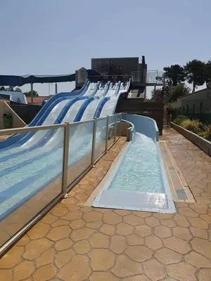 Piscine de l'établissement Mobil-home bww camping le bois dormant ou située à proximité