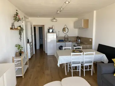 Cuisine ou kitchenette dans l'établissement T2bis, petit coin de paradis face à la mer