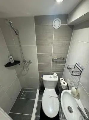 Salle de bains dans l'établissement La cache cache