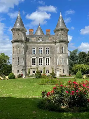 Jardin de l'établissement Château Doré les Tours - Appartement Loup - Proche Puy du Fou