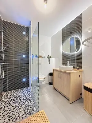Salle de bains dans l'établissement Studio moderne Thouaré sur Loire