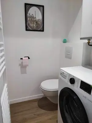Plan de l'établissement Studio 15, proche rue piétonne et plage