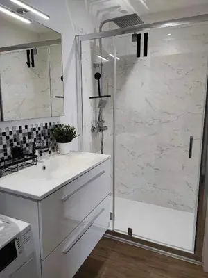 Salle de bains dans l'établissement Studio 15, proche rue piétonne et plage