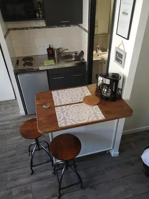 Cuisine ou kitchenette dans l'établissement La Compagnie des 5 Mondes